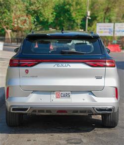 دۆنگ فینگ ئیلۆس هیوج